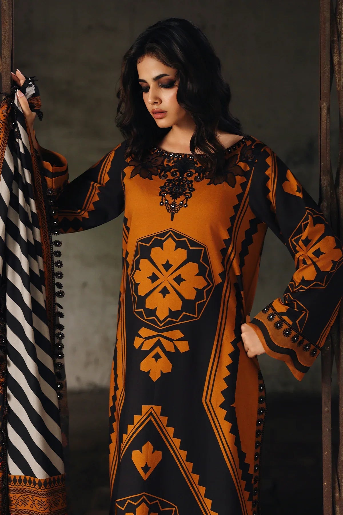 RT1268-Charizma - Winter 3PC Karandi Digital Print Dress