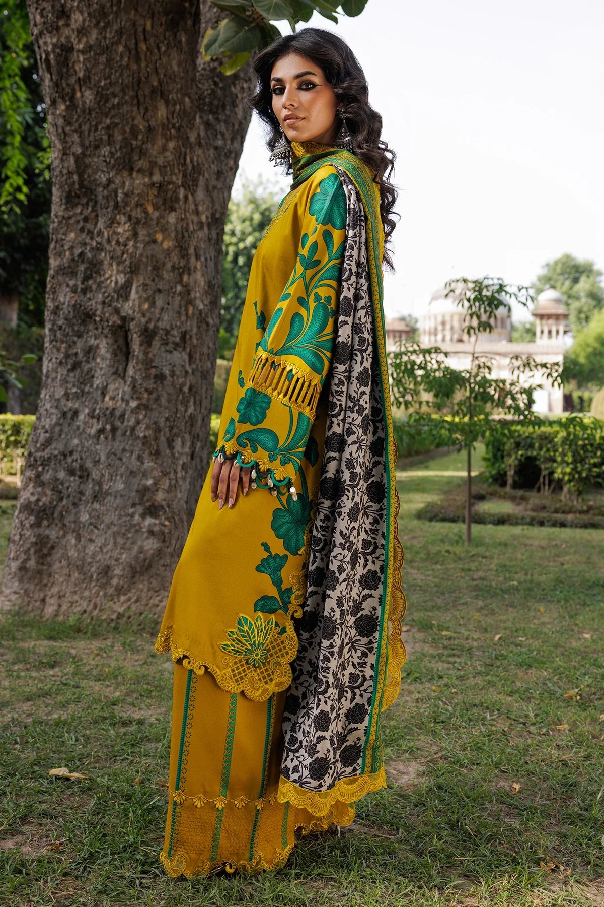 RT1265-Charizma - Winter 3PC Karandi Digital Print Dress