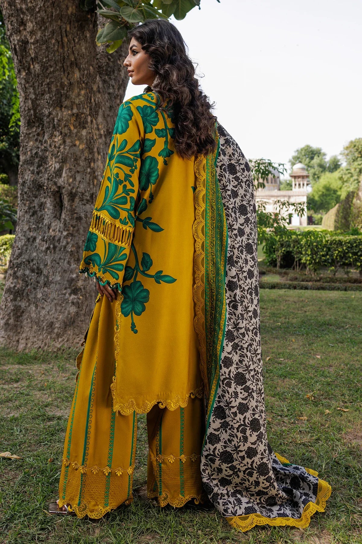 RT1265-Charizma - Winter 3PC Karandi Digital Print Dress