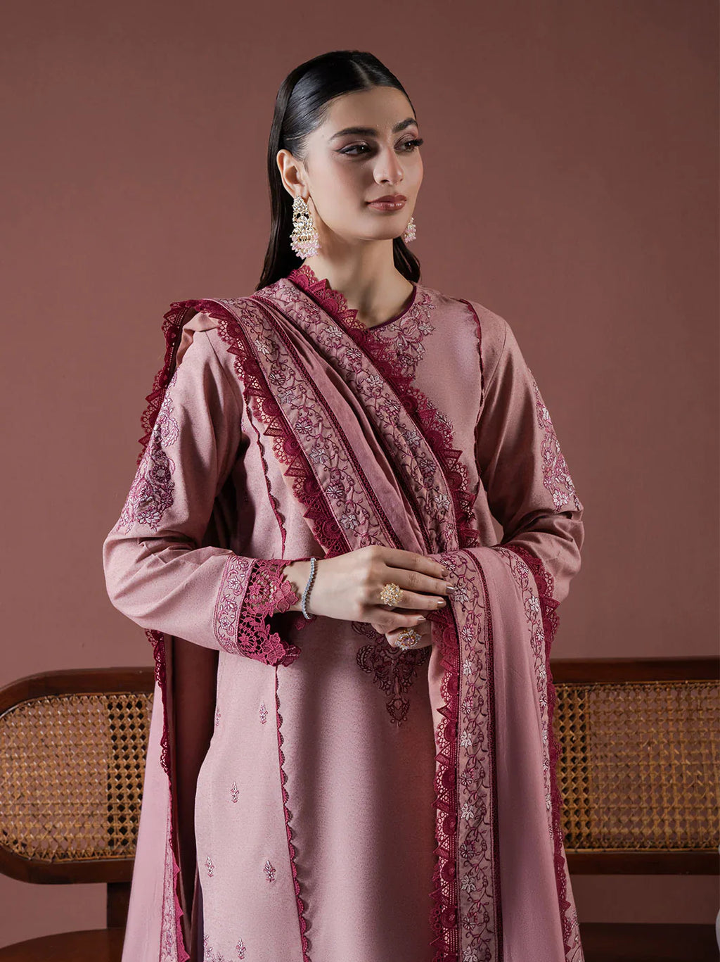 RT1251-Asim Jofa - Winter 3PC Dhanak Embroidered Suit