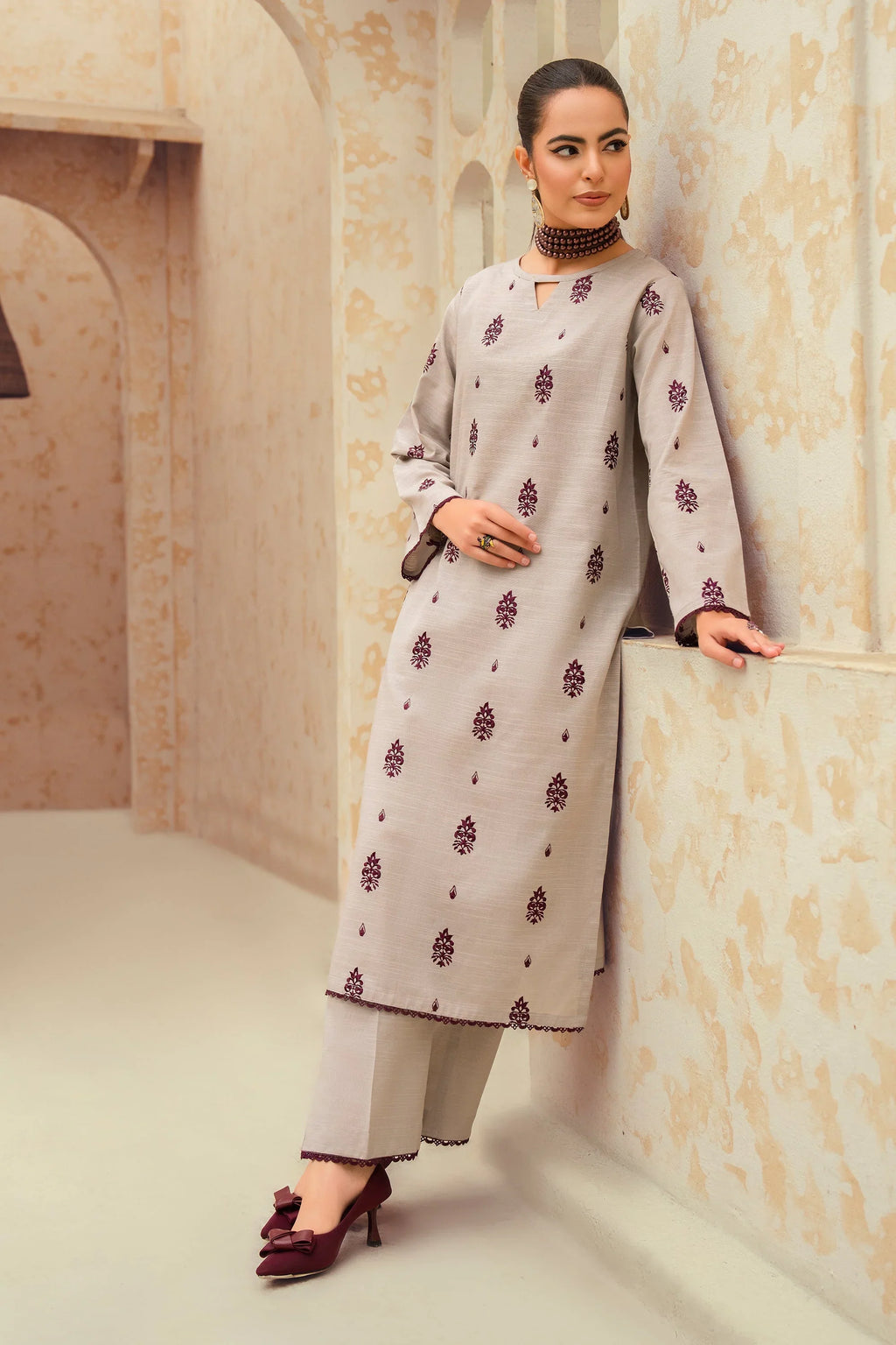 RT1245-Jazmin -winter 3pc Embroidered Suit