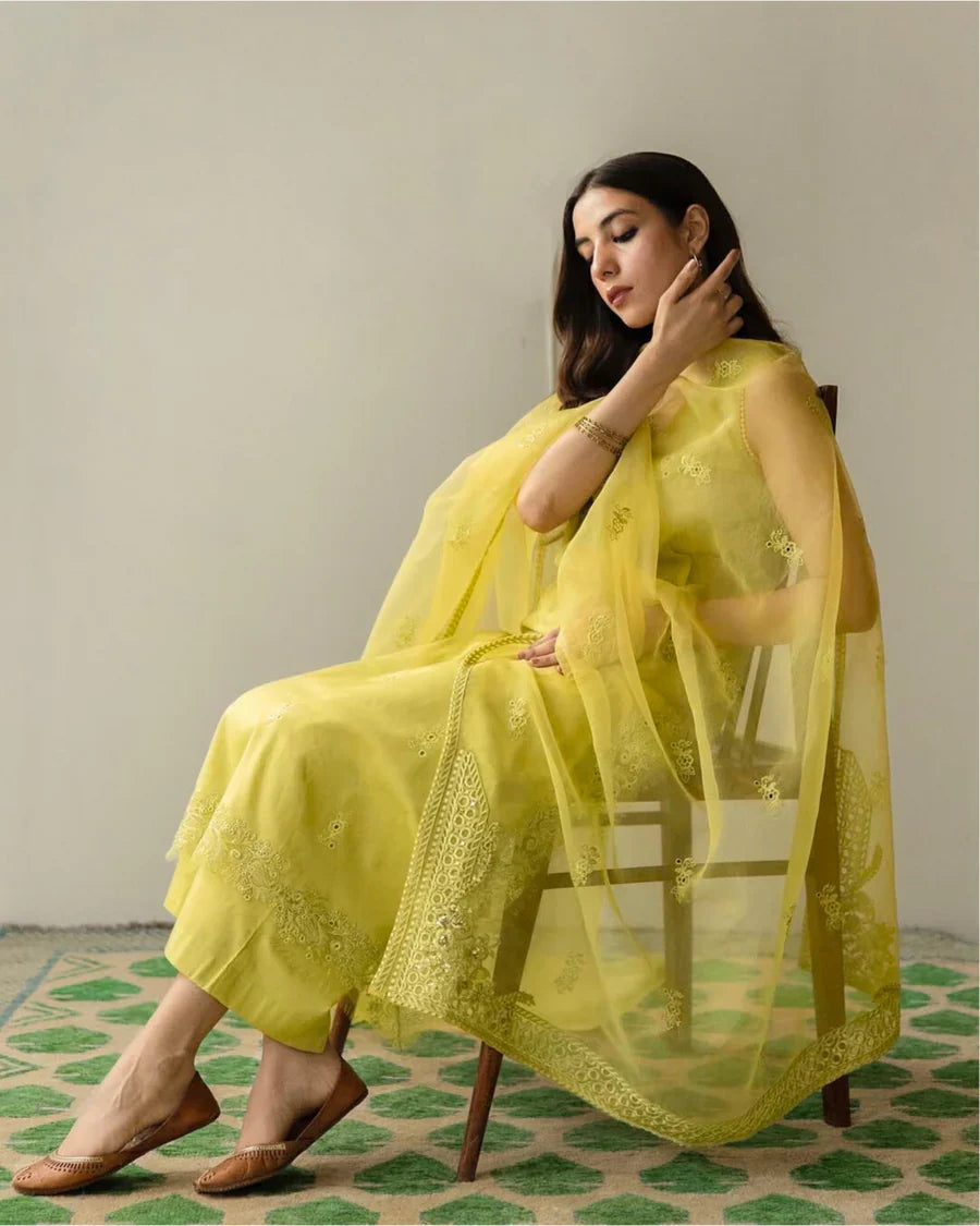 RT1342- Summer 3PC Lawn Embroidered Suit