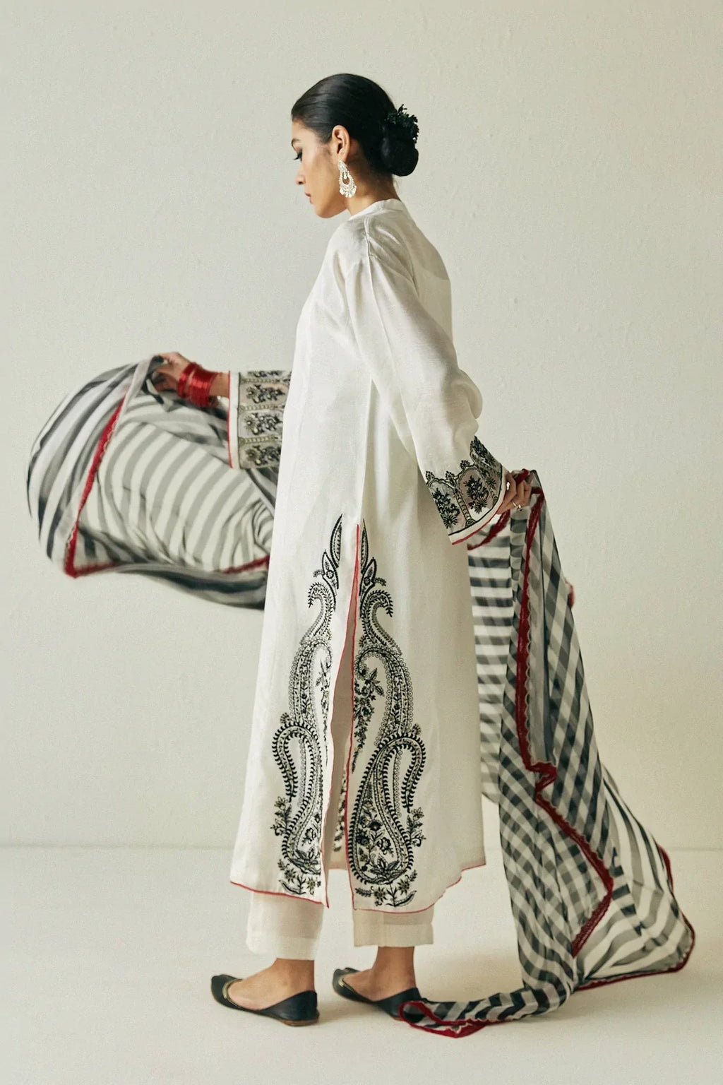 Zara Shah Jahan Lawn Embroidered 3 pc dress With Organza Printed Dupata-RT533