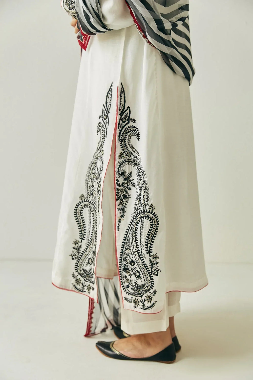 Zara Shah Jahan Lawn Embroidered 3 pc dress With Organza Printed Dupata-RT533