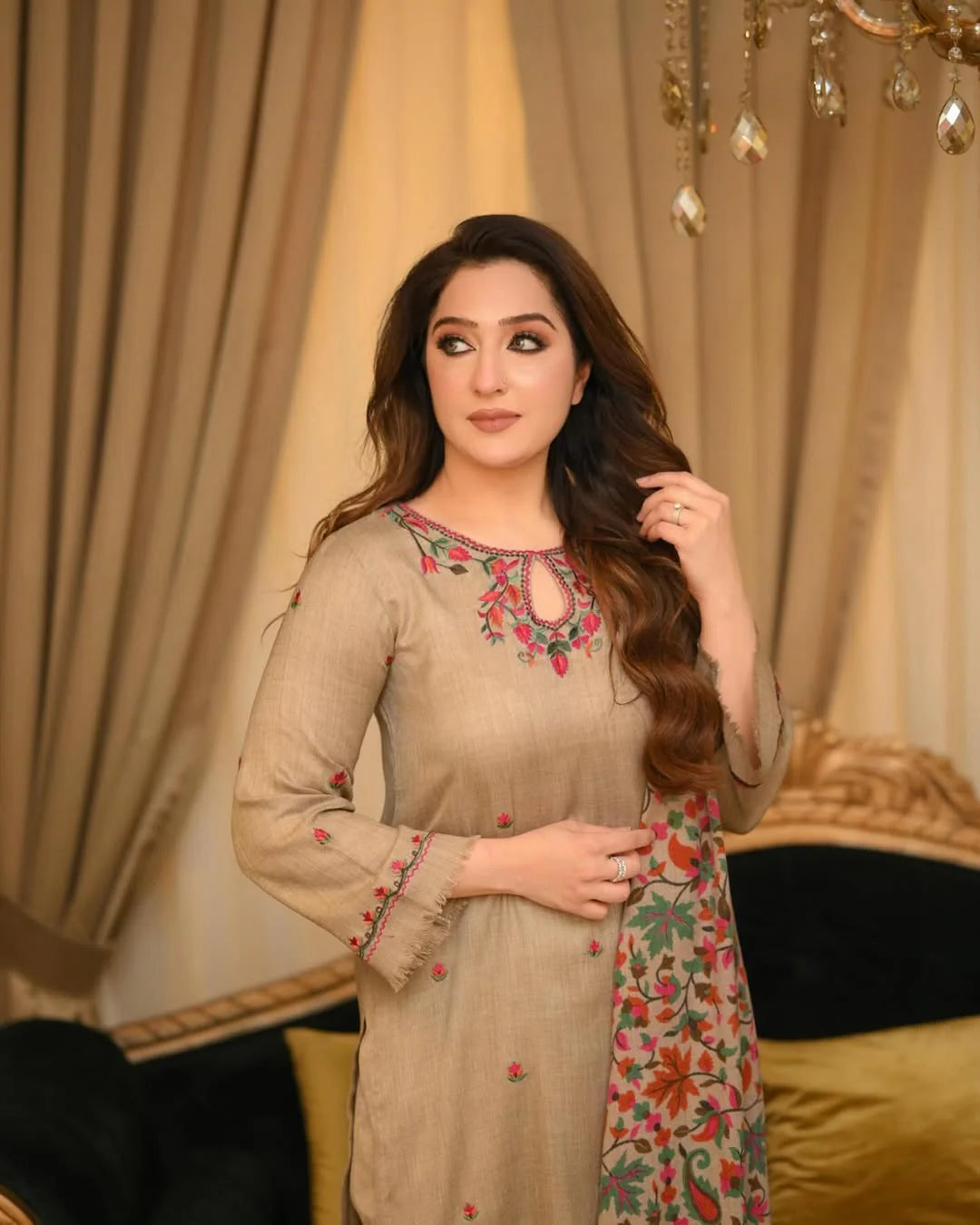 RT1287-Bunaai - Winter 3PC Dhanak Embroidered Suit