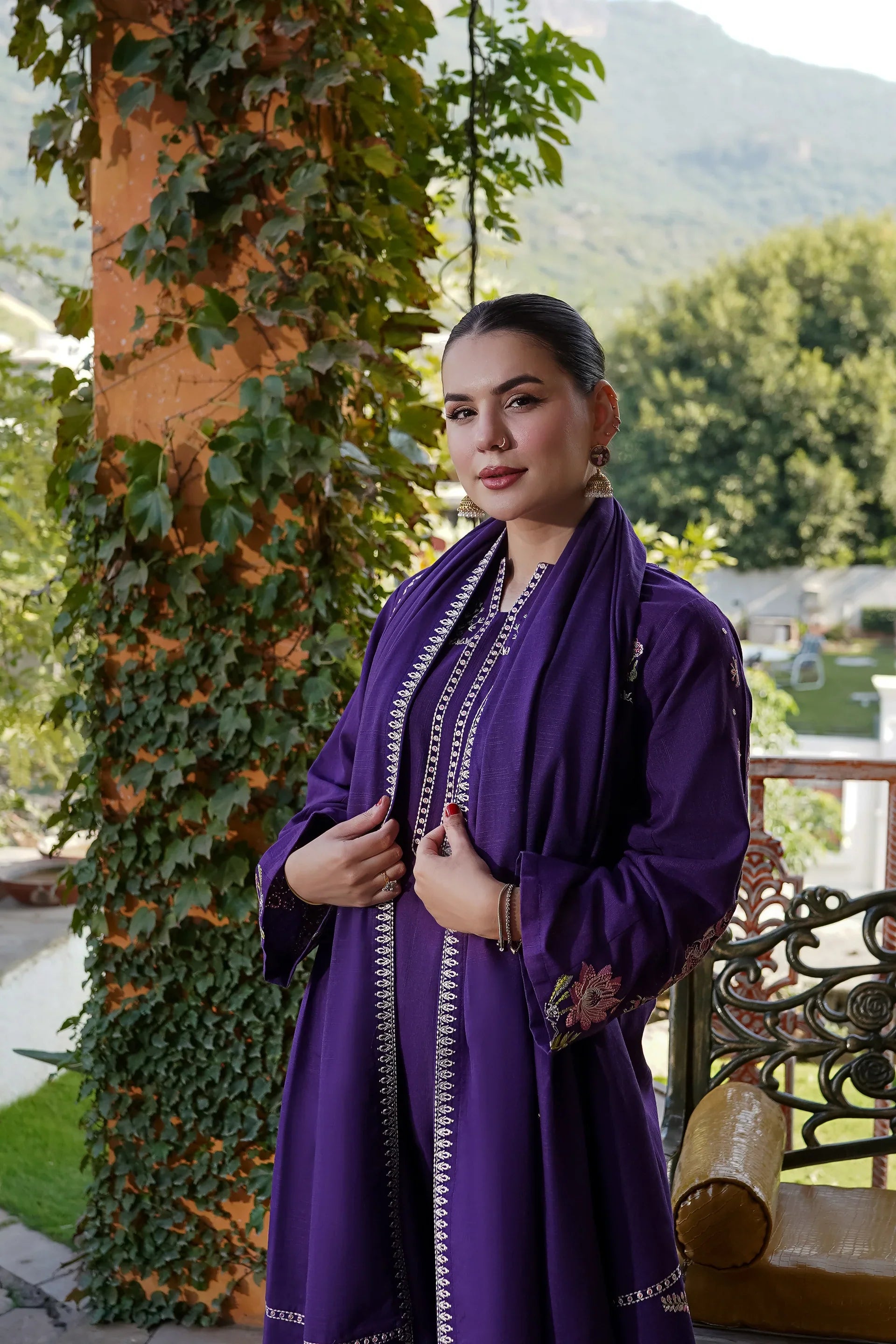 RT1289-Urge - Winter 3PC Dhanak Embroidered Suit