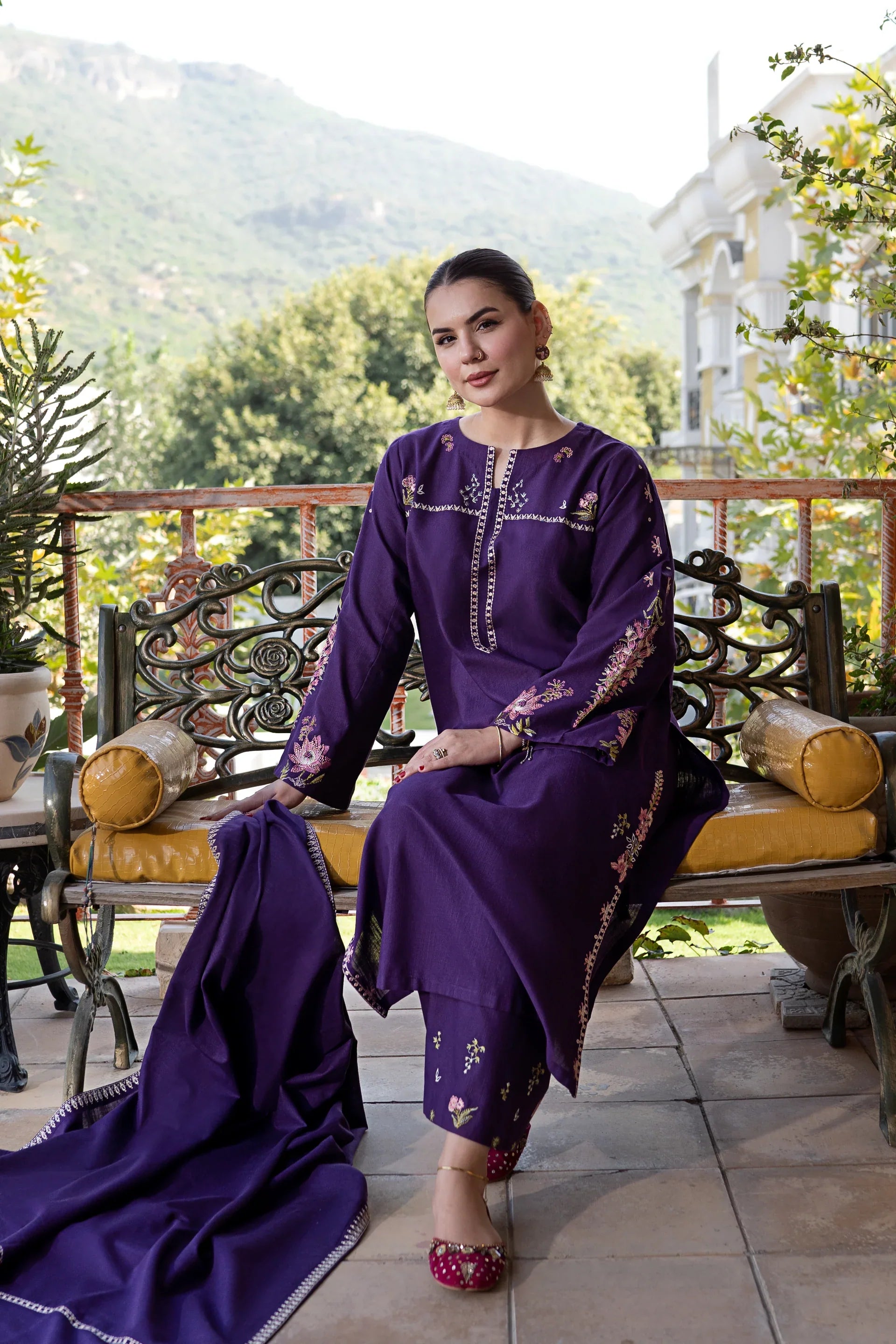 RT1289-Urge - Winter 3PC Dhanak Embroidered Suit