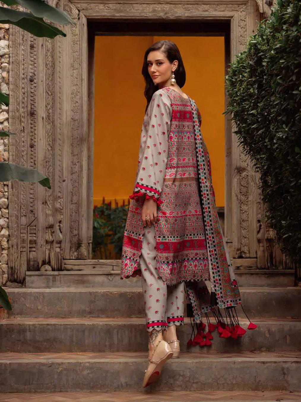 RT1259-Charizma - Winter 3PC Karandi Digital Print Dress