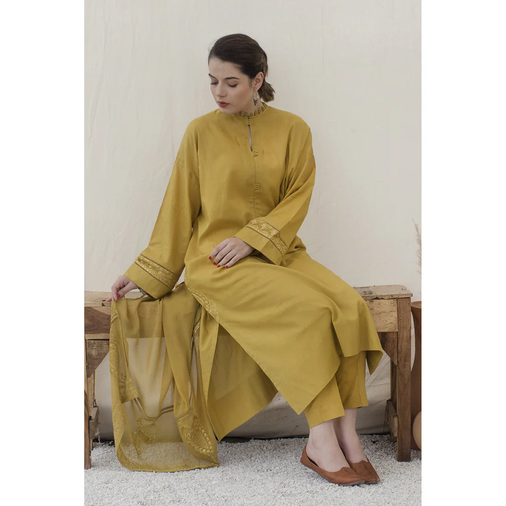 RT862-SUMMER 3PC Lawn Embroidered Shirt With Chiffon Embroidered Dupatta