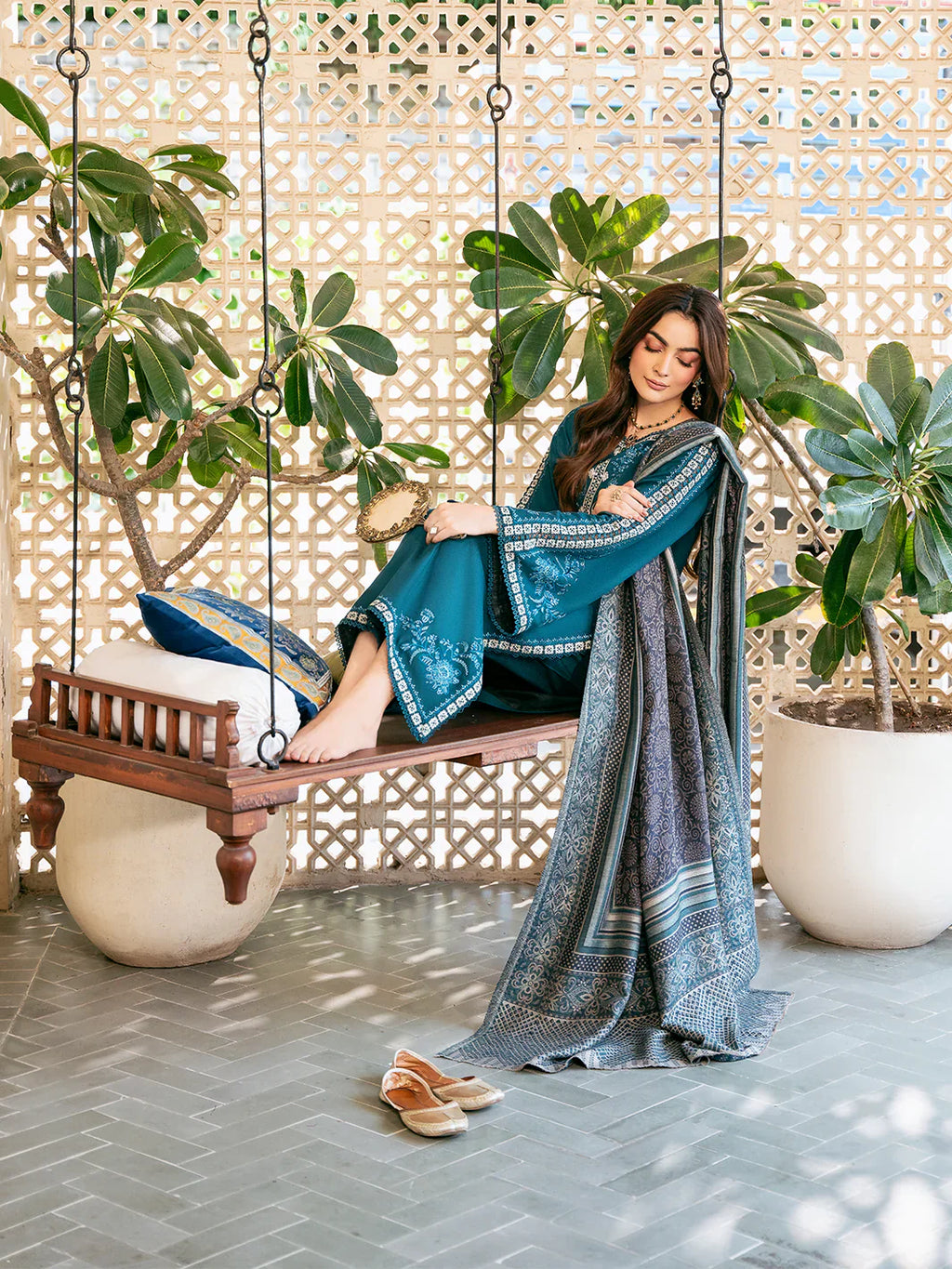 RT1278-izel - Winter 3PC Dhanak Embroidered Suit