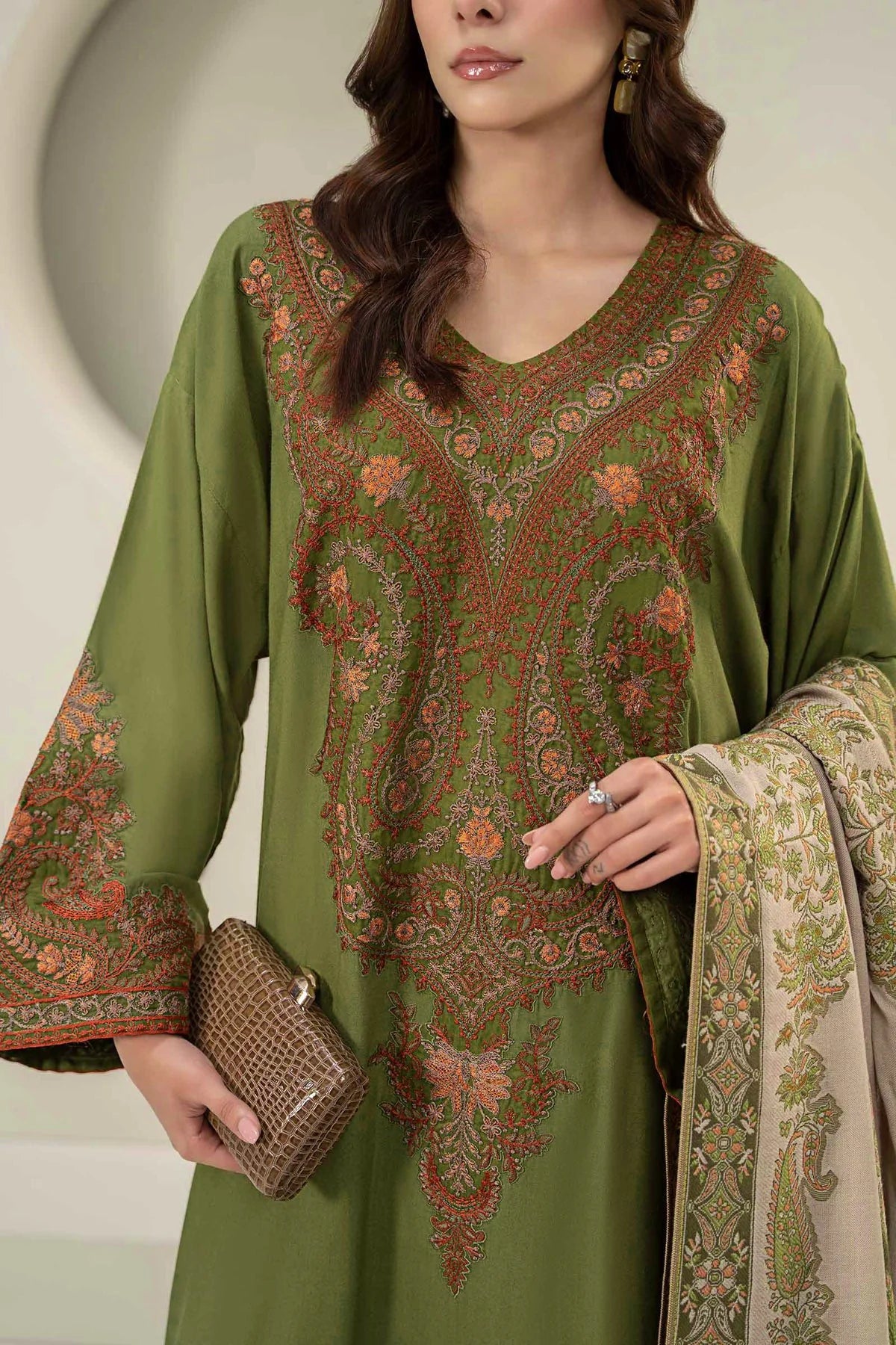 RT913 - Maria.B. 3 Piece Embroidered Lawn Suit