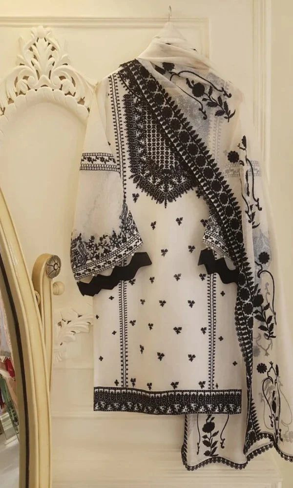 RT1019-Agha Noor - 3PC Lawn Heavy Embroidered Shirt With Embroidered Bamber Dupatta